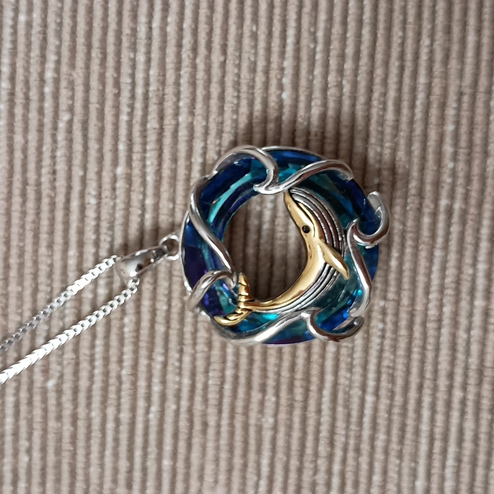 Very cool silver and crystal whale pendant with silver chain